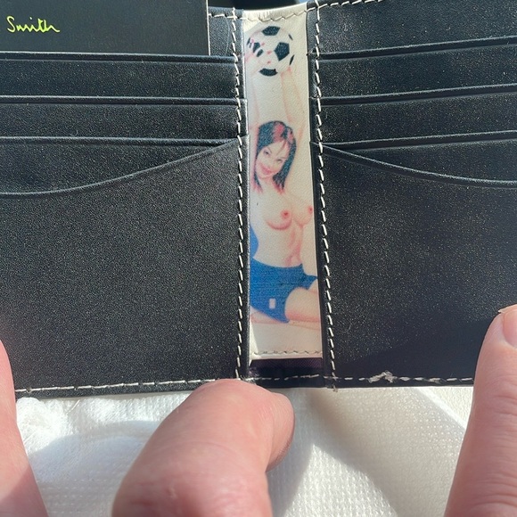 Paul Smith Naked Lady World Cup Football Soccer Wallet - Picture 1 of 6